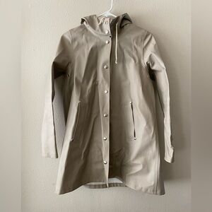 XXXS Stutterheim Hooded Raincoat - Beige